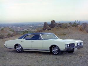 Oldsmobile Delmont 88 Holiday Sedan '1968